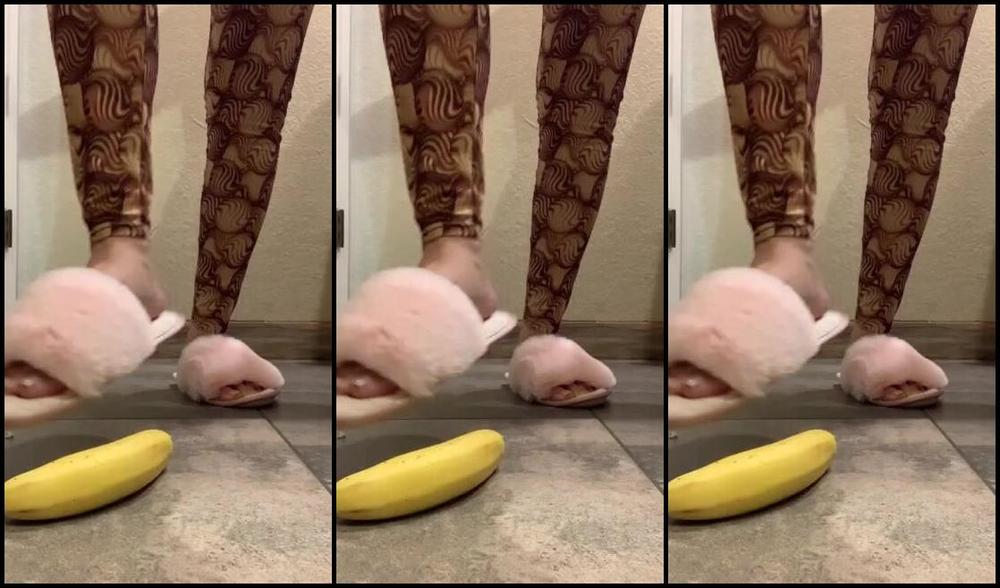 Natasha Aka Vibez3 Onlyfans That Banana Didn T Stand A Chance Against This Giantess Goddess