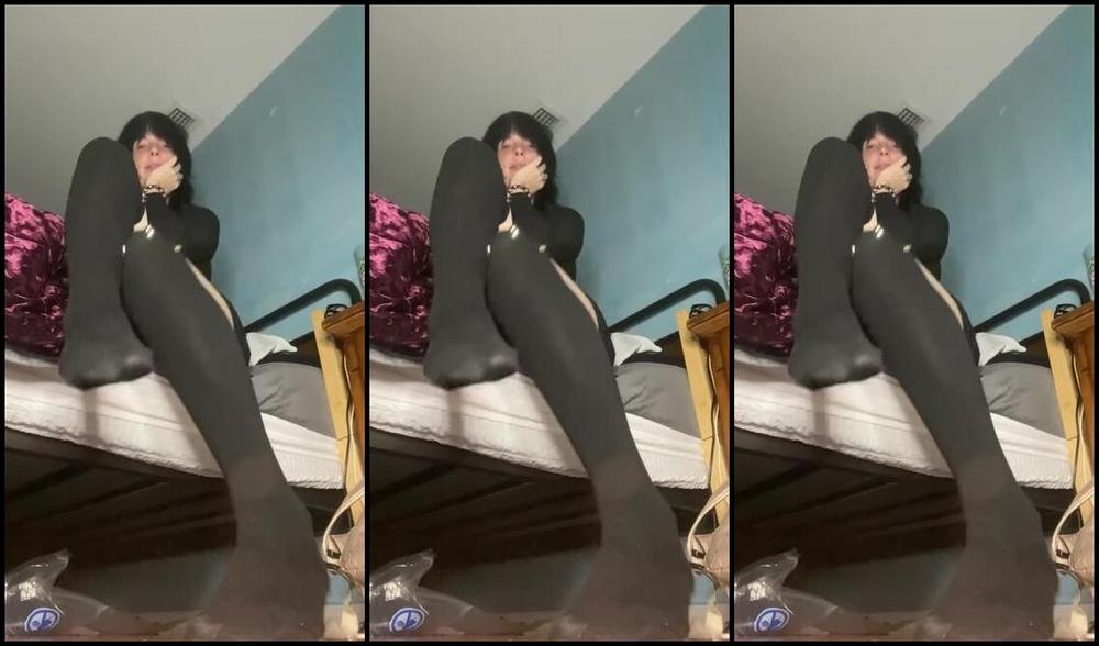 Summer Solesis Nicknamed Summer Solesis Onlyfans Sexy Sock Strip