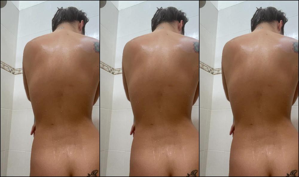 Giakush Una Rica Ducha A Nice Shower