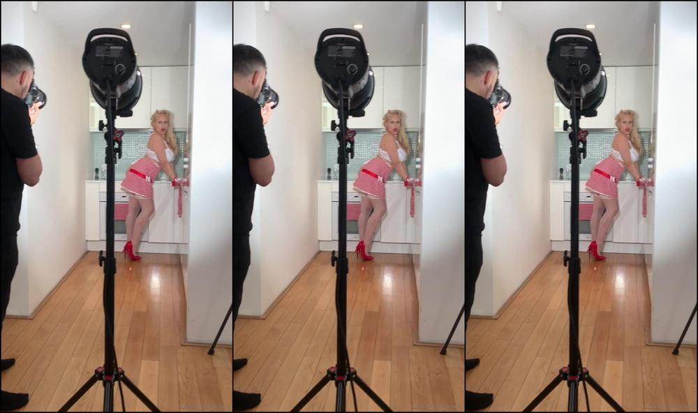 Angelwicky Pin Up Cook