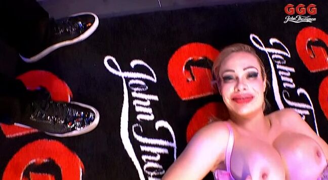 Blowbang, Bukkake, Gangbang, Swallow GGG - Chessie Kay Titten & Sperma GGG