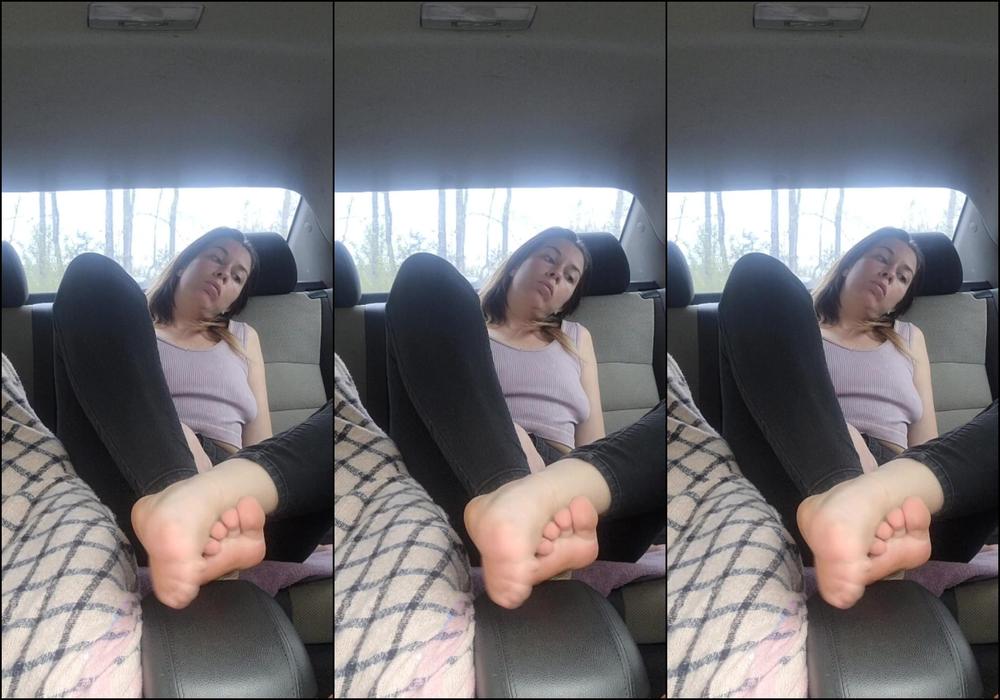 "KittyUV" car, femaledesperation, humiliation, jeanspantswetting, pee Driver Won t Let Me Out to Pee manyvids