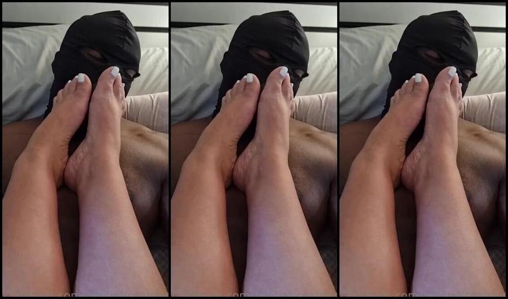 Toesbeforebros Onlyfans Ronetta Covering My Face With Her Perfect White Toes