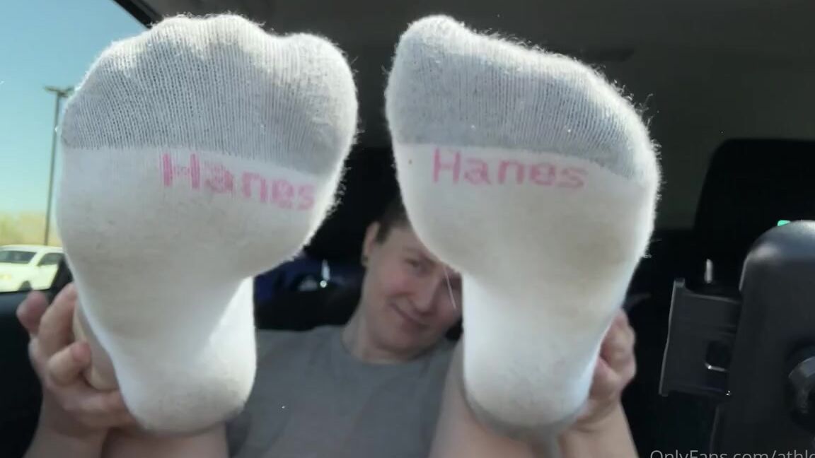 Athletoes Nicknamed Athletoes Onlyfans All The Toe Wiggles At The Pit Stop