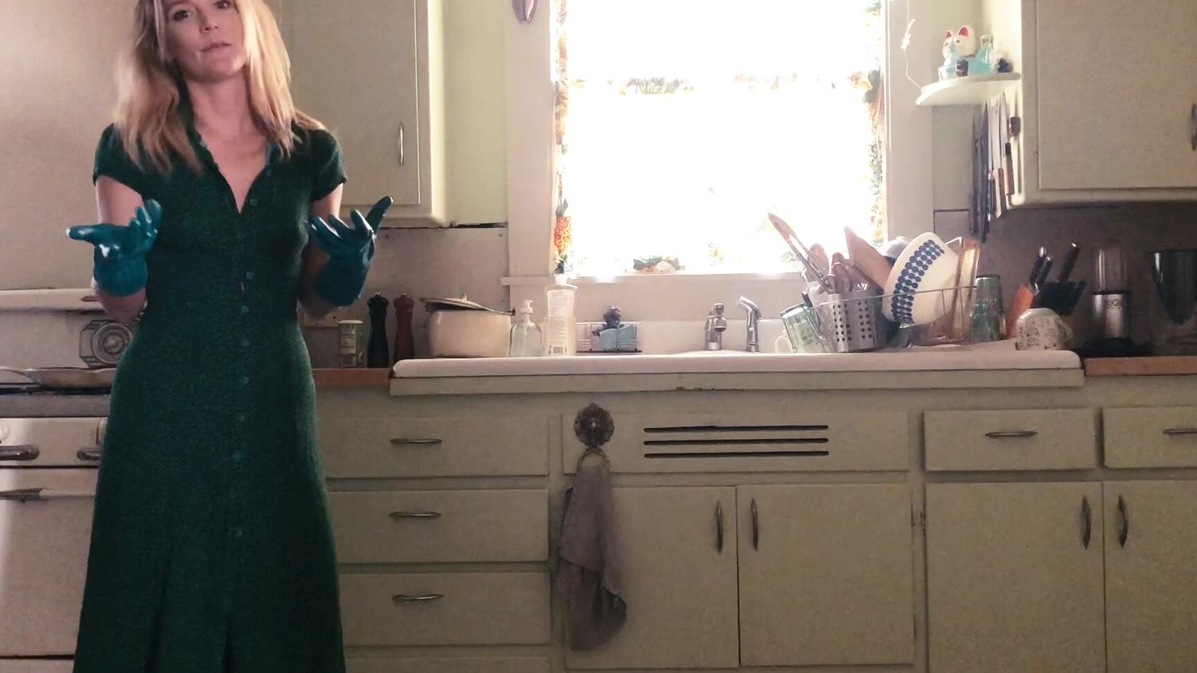 Mona Wales Step Mom Needs Your Help In The Kitchen