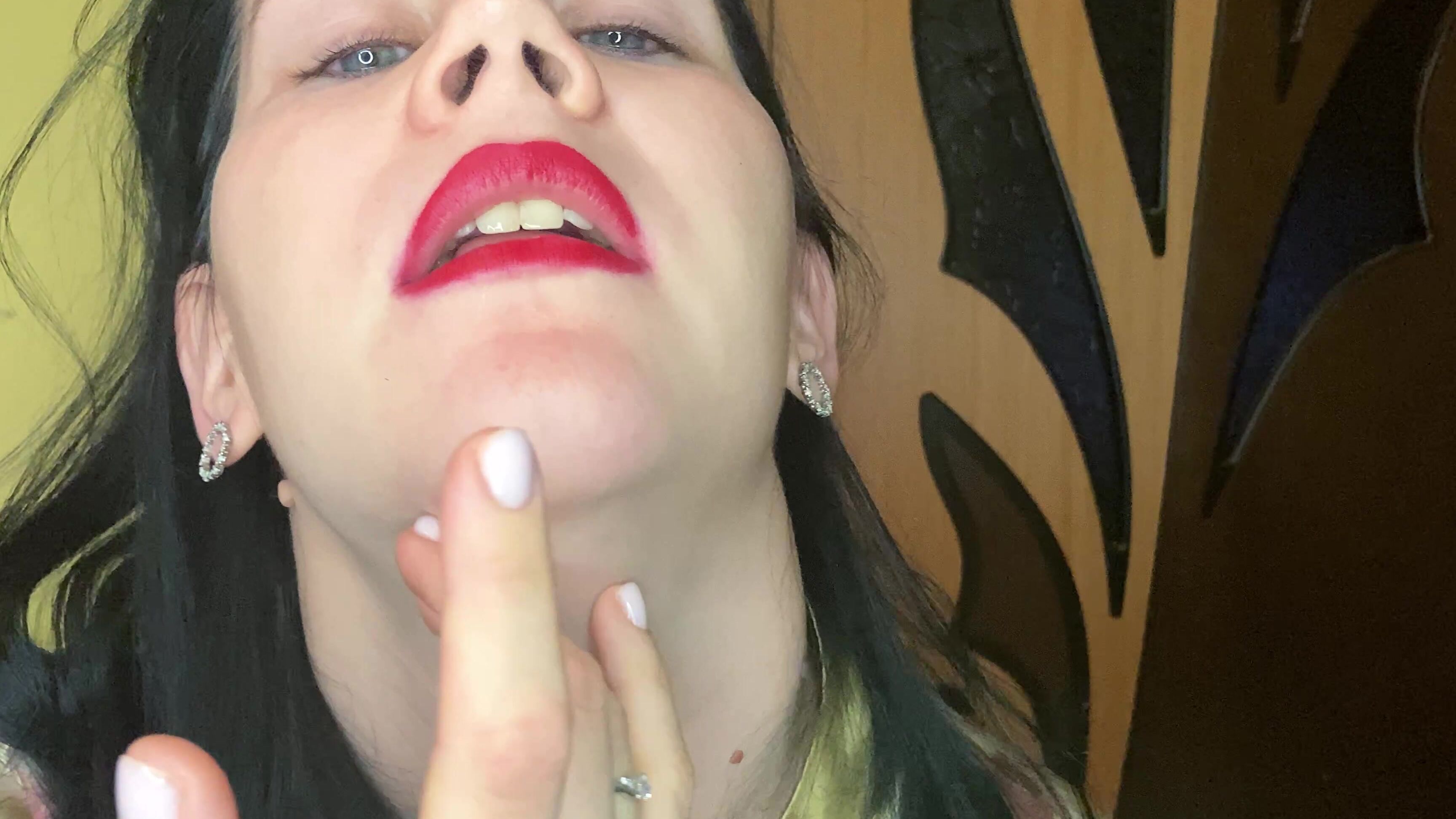 Amateur, Face Fetish, Femdom, Giantess, Role Play giant-woman-in-slow-mo-and-4k ManyVids