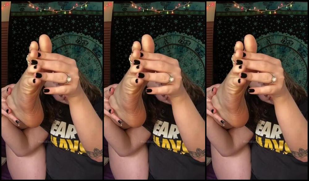 Goddess Flower Nicknamed Smokinflowers Foot Fetish 10 22 2023 Onlyfans Video Self Worship Sunday V4Uz
