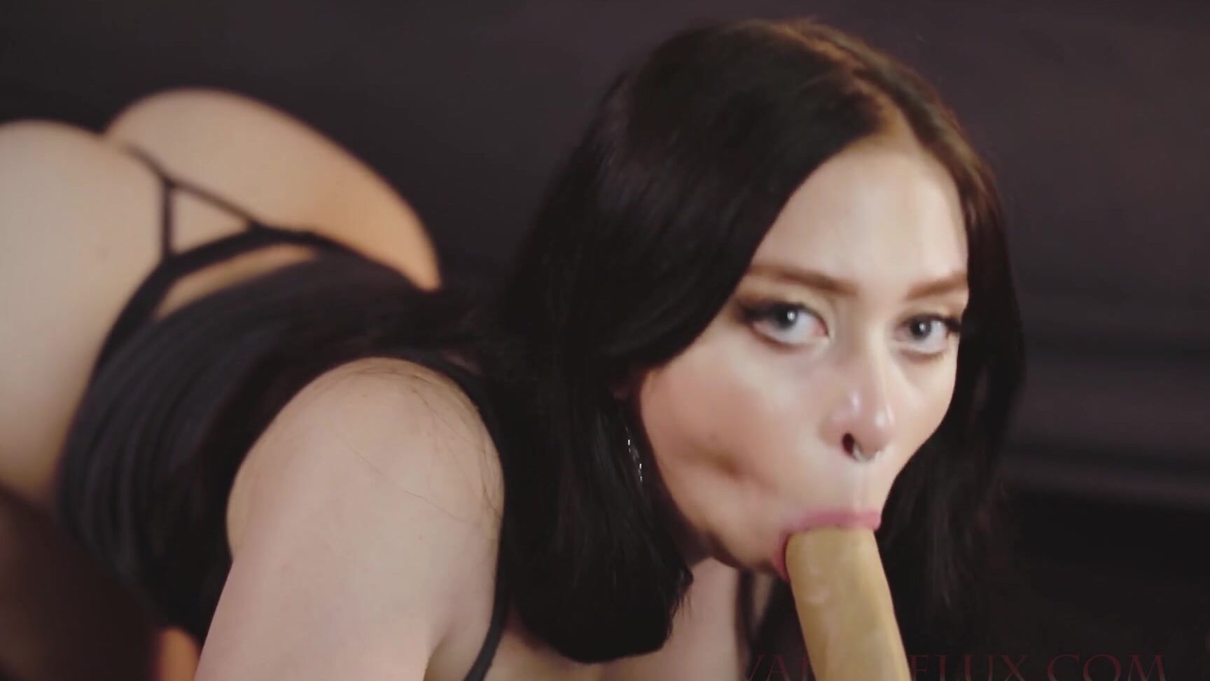 Valyrie Lux Roommate Sucks Dick Pay Rent Blowjob Bj