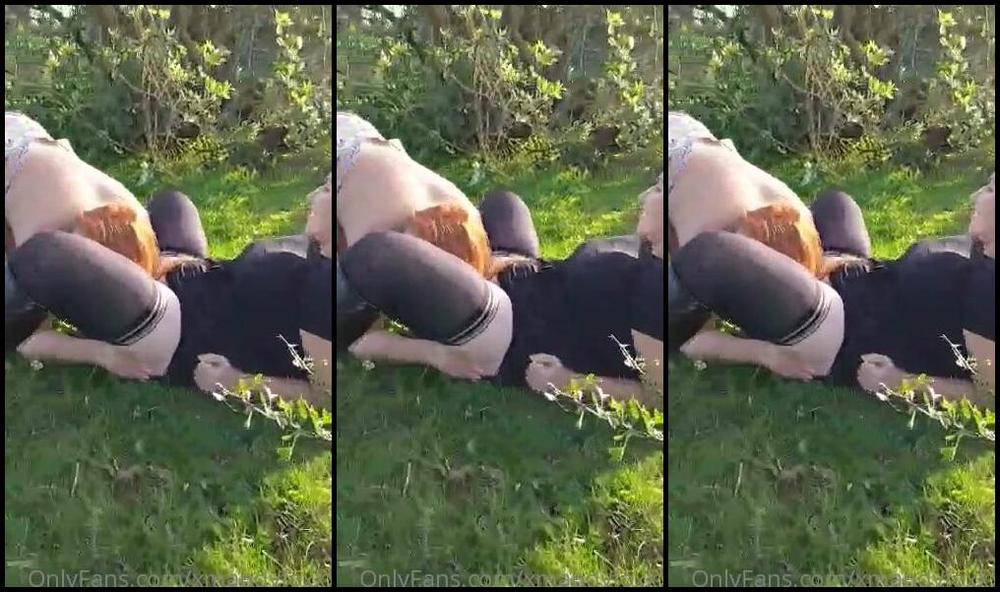 Xmandyfoxxx Public Field Lesbians With Jjames Xx