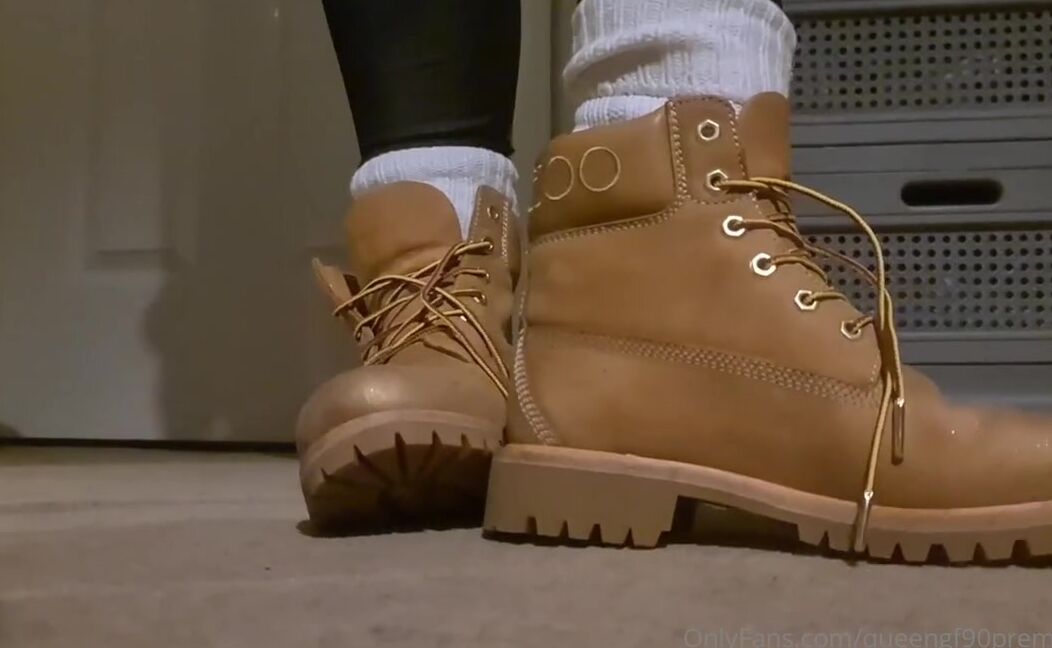 The Foot Queen Of England Aka Queengf90Premium Onlyfans Boot Season Is Its Own Gift