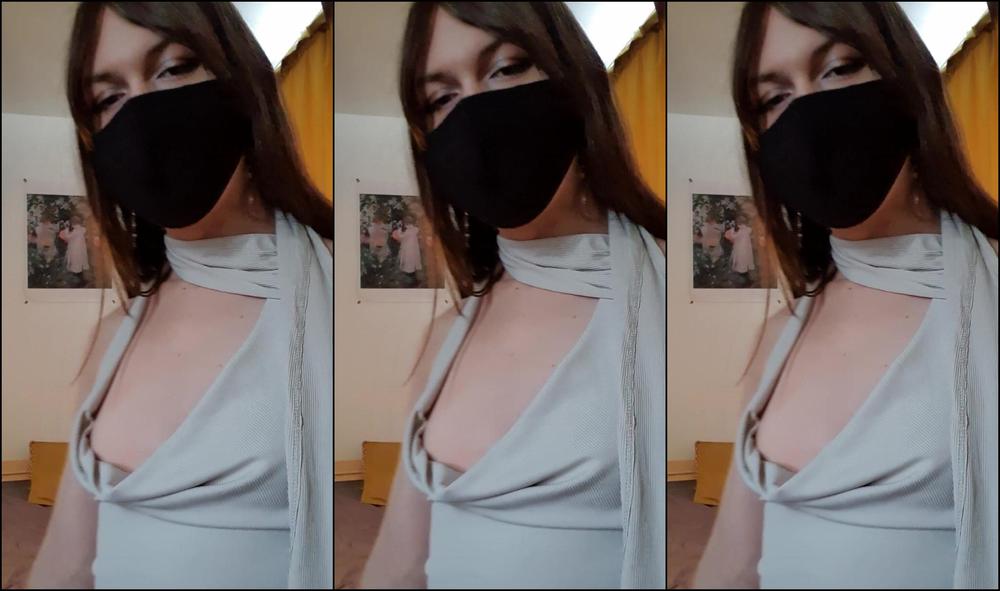 Prettylittleiris 3233768389 03 10 2024 I Love Showing Myself Off To You What S The First Thing You D Wanna Do With