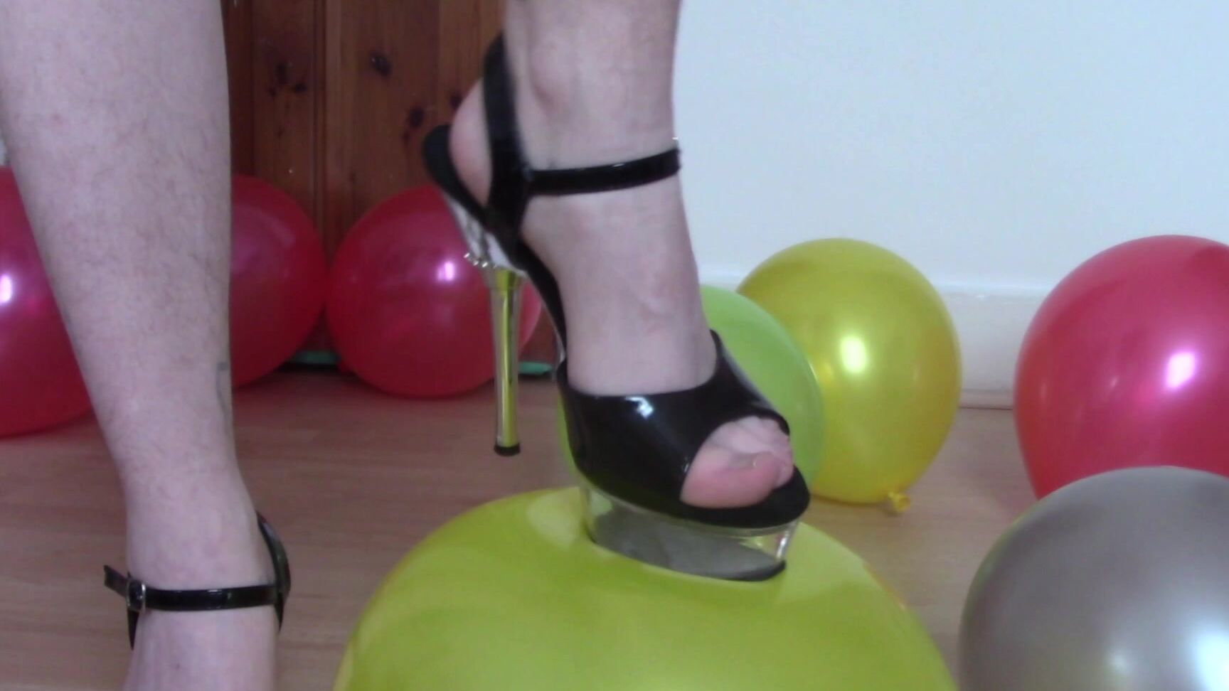 "Ellie Haze" balloons, balloons non pop, goddess worship, hairy, high heels, sfw Balloons vs stilettos manyvids