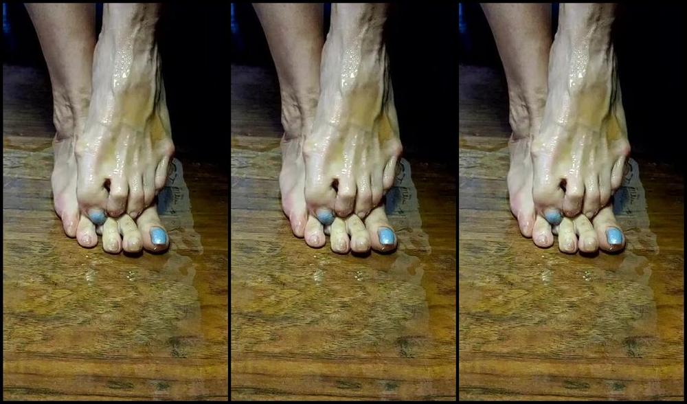 Flirtygirl370Z Nicknamed Flirtygirl370Z Onlyfans How Can Something Be Slippery And Sticky At The Same Time More Fun With