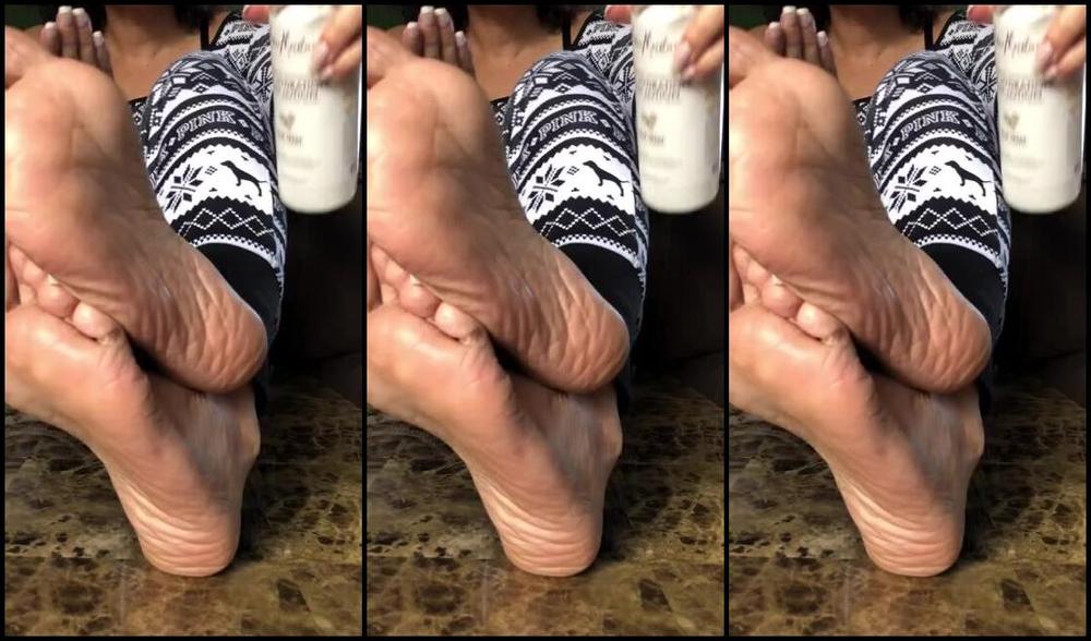 Deedeericanfeet Onlyfans Gm This Is The Lotion I Use Everyday After Shower And A Few Times A Day So As