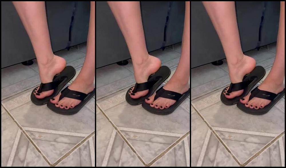 Pezinhos Da Amora Aka Amorafeetofc Onlyfans Are You Ready For This Video Comment Below What You Like About