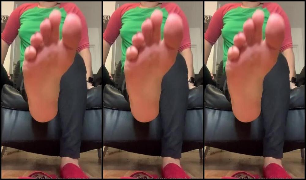 Natasha Aka Vibez3 Onlyfans I Ll Be Nice This Time And Let You Stroke To My Sweaty Feet