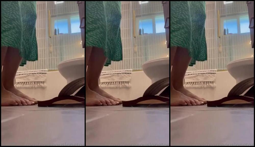 Gorgeous Long Toes Nicknamed Gorgeouslongtoes Onlyfans Humpday Pov You Re A Tiny On My Bathroom Floor Peeking While I Get Ready For