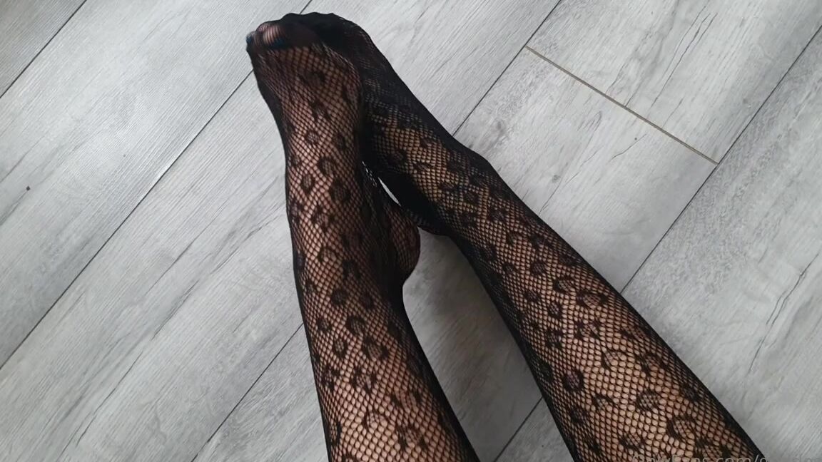 Miss Evie Lock Nicknamed Missevielock Onlyfans Arent My Feet Just The Cutest Things Youve Ever Seen I Know