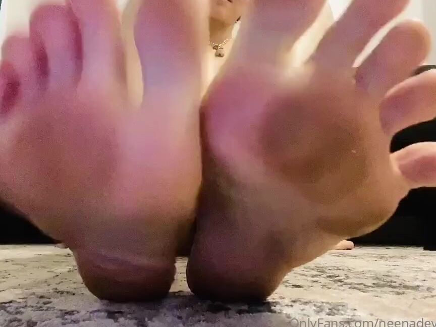 Neena De Ville Nicknamed Neenadeville Femdom 06 30 2020 Onlyfans Video My Feet Are Filthy