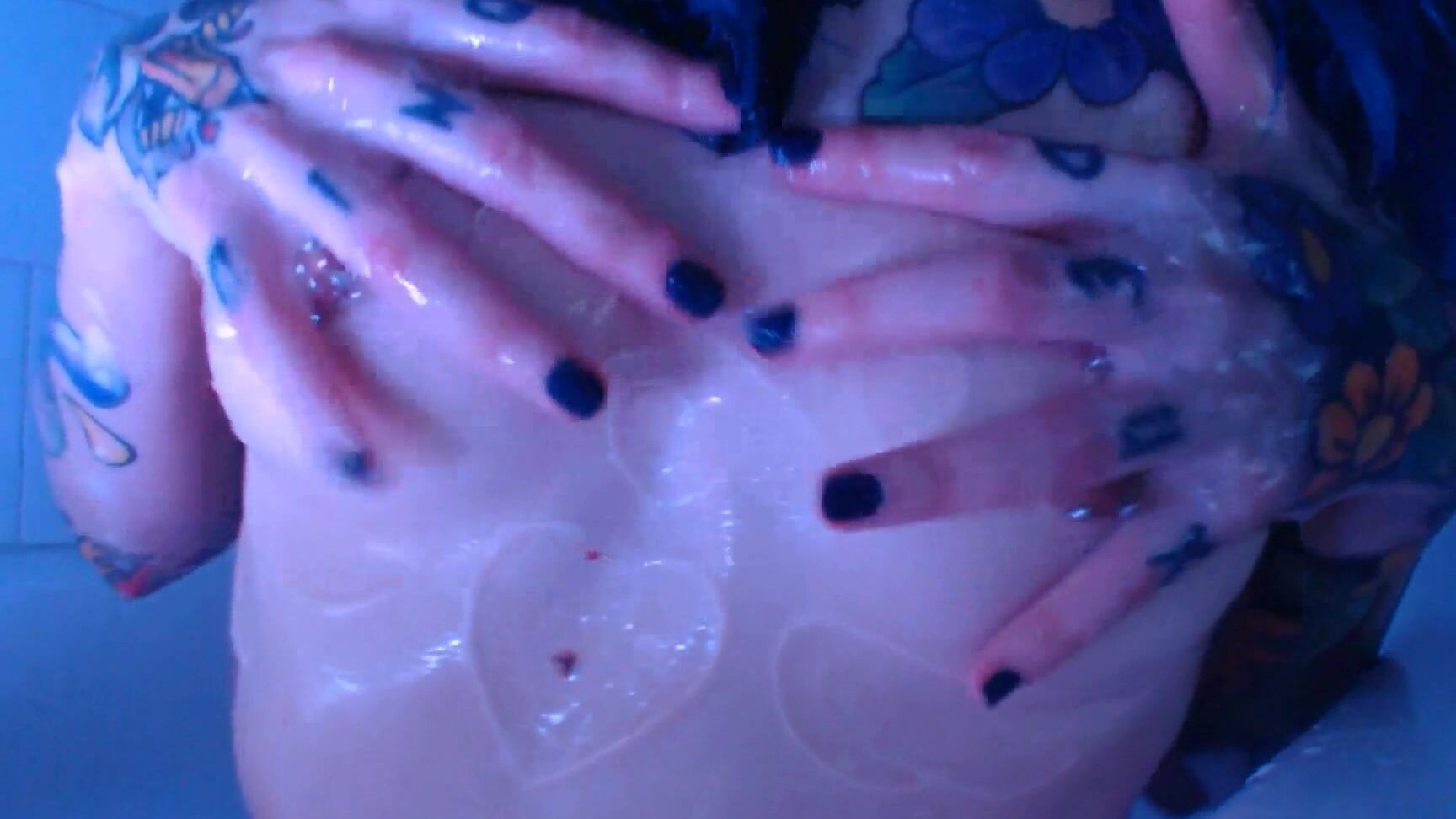 Piercings, Tattoos, Nudity/Naked skulliee in the shape of water ManyVids