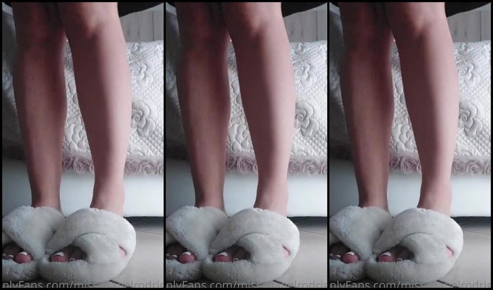 Miss Chanel Rodriguez Nicknamed Misschanelrodriguez Onlyfans Sto Aspettando Il Tuo Massaggio Questi Piedi Vanno Coccolati Adorati E Omaggiato Ogni Giorno