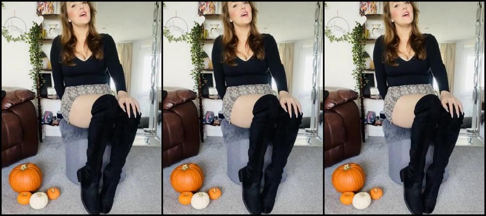 The Queen Of Sole Aka Missesdiscreets Onlyfans Worship My Boots Bitch Aren T They Sexy