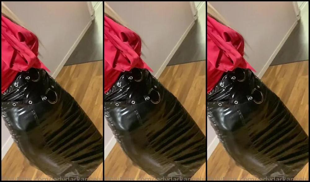 Ladydarkangeluk Onlyfans Who S Sucking My Toes In These Sandals