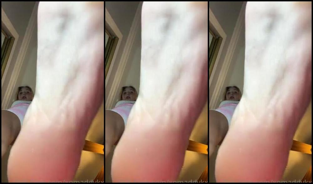 Goddess Kaylee Aka Xomaddykxo Onlyfans For You Puny Beta Bitches That Love To Be Stepped On How Does It Feel To Look Up To Your Superiorp