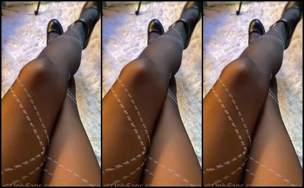 Nylonskitten Nicknamed Nylonskitten 12 27 2020 Onlyfans Video 2 Min Little Clip In My Fiores Today Do You Think I Need A Spanking