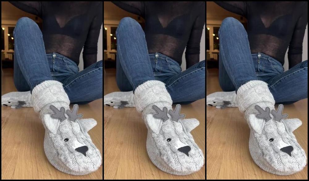 Cute Lily F33T Nicknamed Cute Lily F33T 01 04 2024 Onlyfans Video Promised Video With My Cute Socks To Be Honest My Fav Part Of Christmas Are