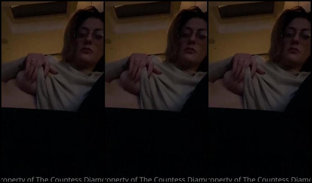 Countess Diamond Aka Countessdiamond Onlyfans I M Watching The Crown On Netflix I Know What You Are Watching