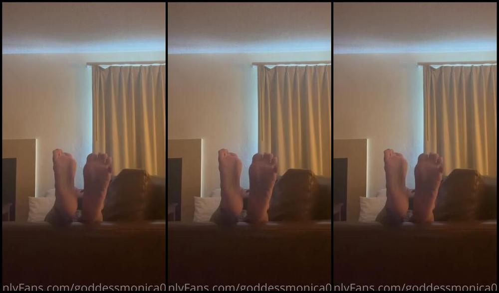Goddessmonica00W Onlyfans Ignoring You While I Watch Tv Soles Over Couchp