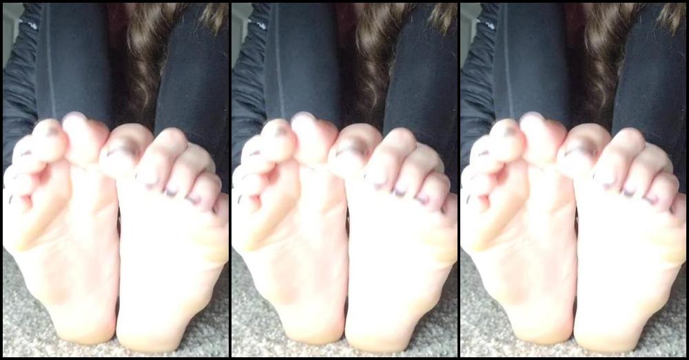 Megan Fletcher Aka Sweetsoleprincess Onlyfans I Want To Feel Your Against My Big Smelly Soles Would You Be Able