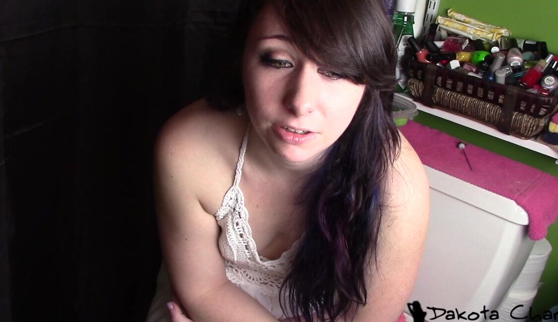 Dakotacharmsxxx All About My Pee
