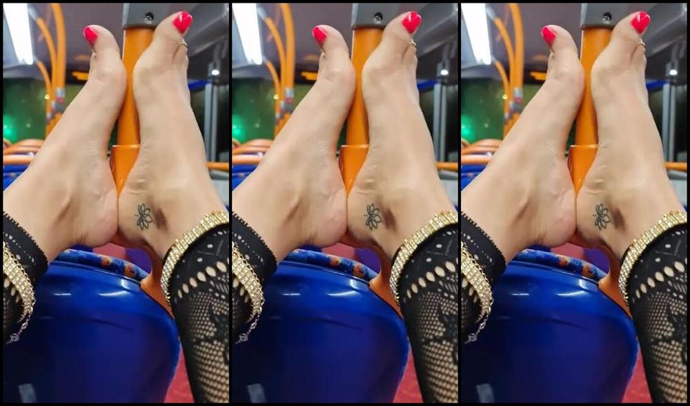 Feetbysherri Onlyfans On The Night Bus How Do I Tease All The Guys