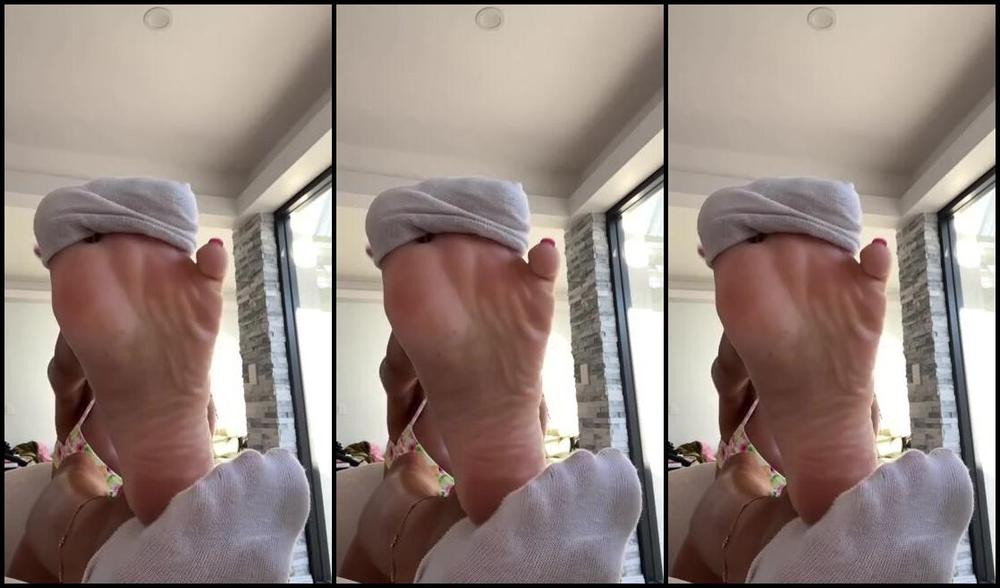 Goddessmargaritassoles Onlyfans They Smell So Much