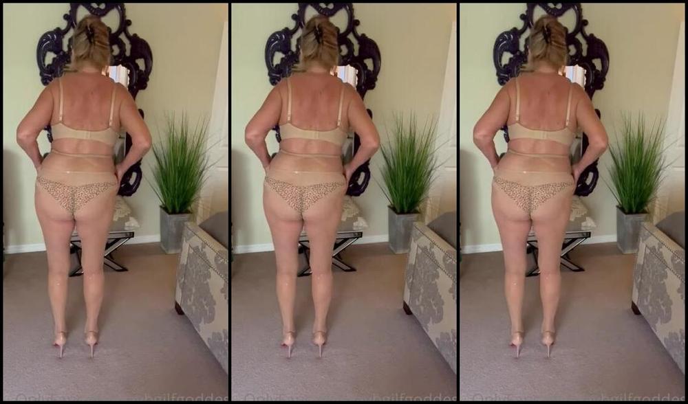 Avb Gilfgoddess Vip Nicknamed Avbgilfgoddess 06 22 2022 Onlyfans Video The Walk And The Dangle In Snow Leopard Lingerie And Louboutin Stilettos