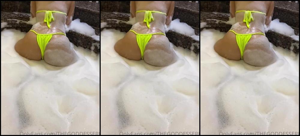 Erin Aka Thegoddesserin Onlyfans Making Bubbles And Getting Naked For U Tomorrow It S My Birthday Are You Gonna Spoil Me Good