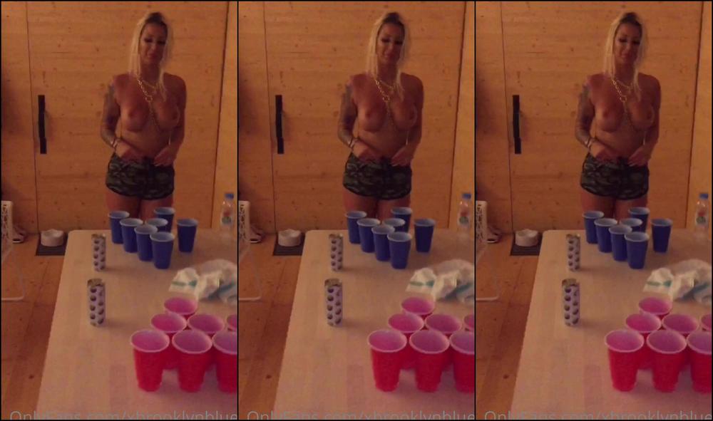 Xbrooklynbluex I Love A Night Away In A Little Log Cabin Happy Friday Everyone Next Time U Wana Jo