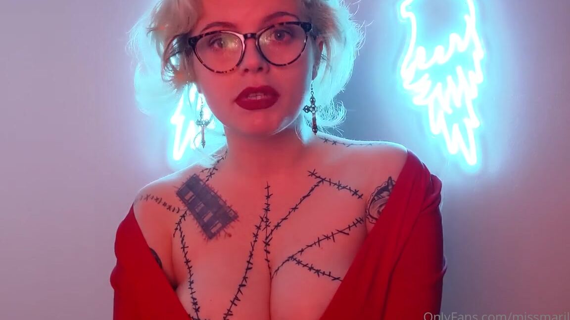 Miss Marilyn Nicknamed Missmarilynxx Onlyfans Make A Good Impression I Dare You