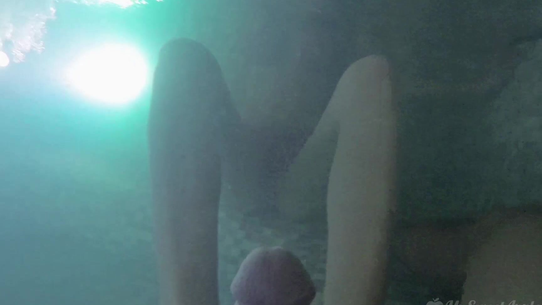 Mysweetapple Underwater Footjob In A Jacuzzi