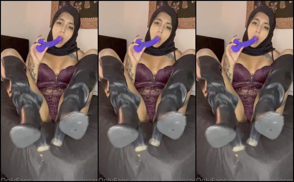 Pengaliprincess Naughty Hijabi Enjoying Her New Toy She Got From One Of Her Fave Subs Need Some New K