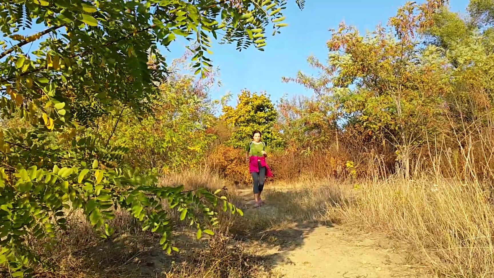 dream4angel public pissing on jogging trail Pornhub