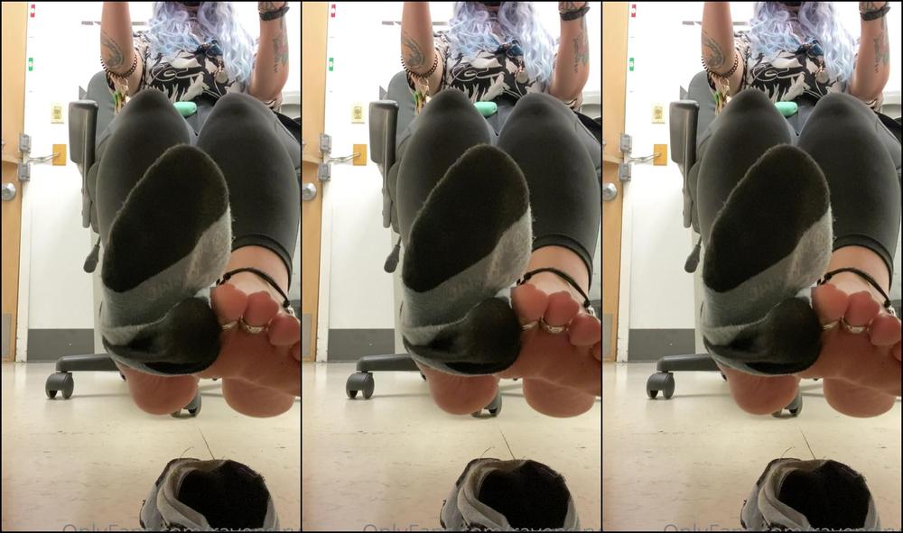 Ravensiryn Guess Who Got To Be In The Office Today Surprise