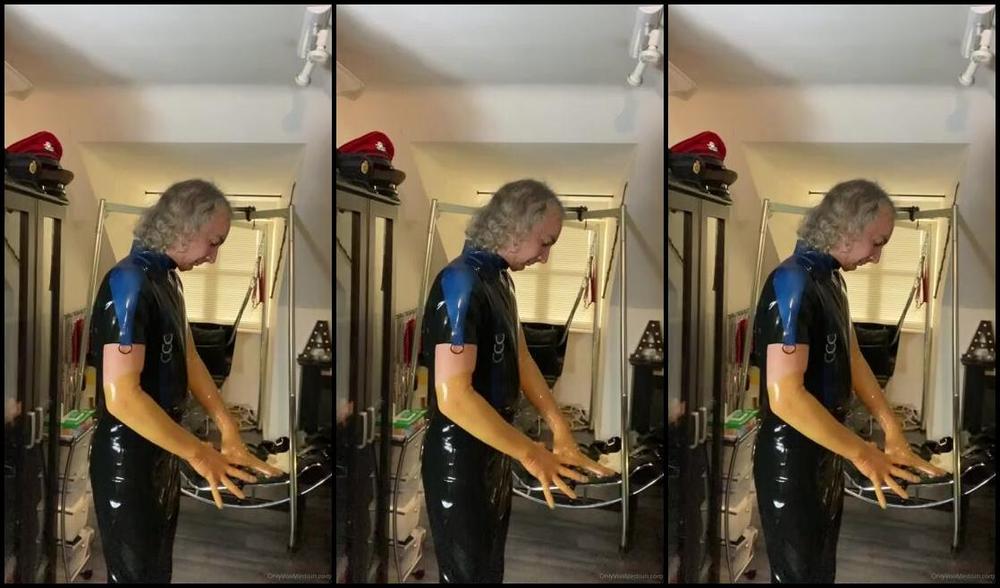 Mistress Ava Von Medisin Aka Avavonmedisin Onlyfans The Dressing Of My Gimp Step By Step Latex Encasement Of My Rubber Toy Gloves Mits