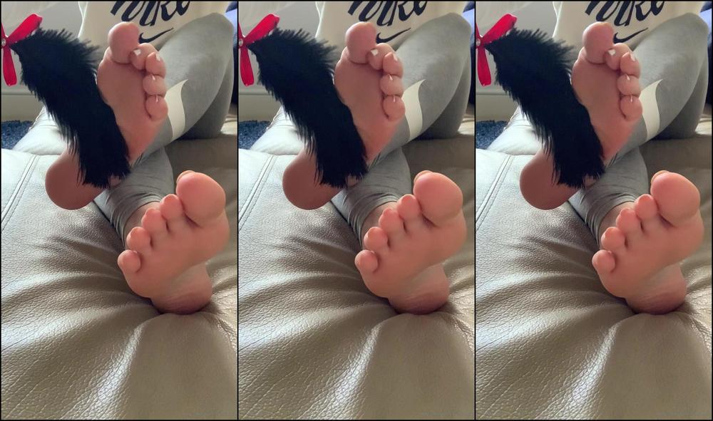 Harrietfootsie Is It Possible To Self Tickle And Self Punish