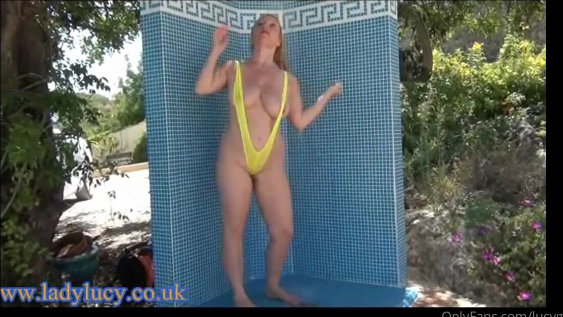 Lucy Gresty Nicknamed Lucygresty 01 30 2021 Onlyfans Video Shower In The Sunshine