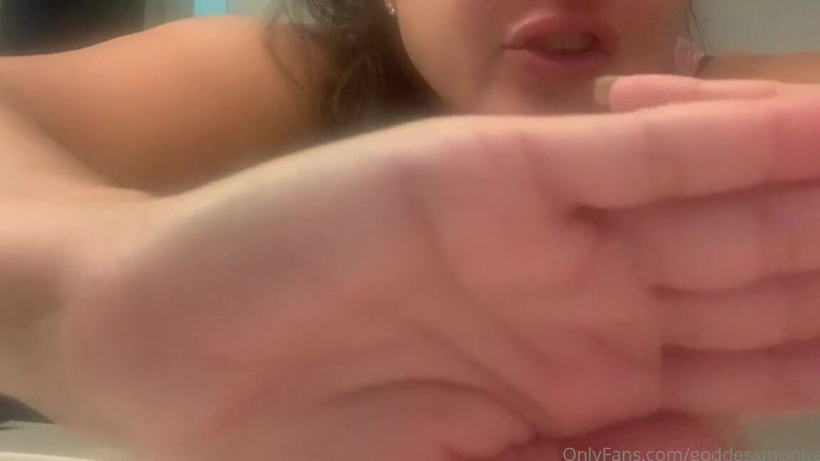 Goddessmonica00W Onlyfans Hand Over Mouthp