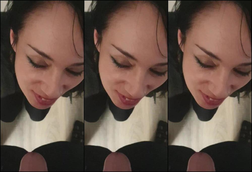 Amateur,MILF,Pee,Water sports adeline lafouine p-- in my mouth ManyVids