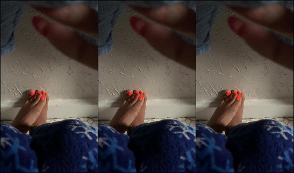 Queenyesseniasfeet Random Tease